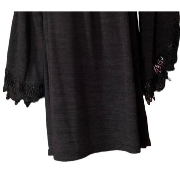 Win Win women's black open sleeve lace tunic size L/XL tiered sleeves - Picture 3 of 8